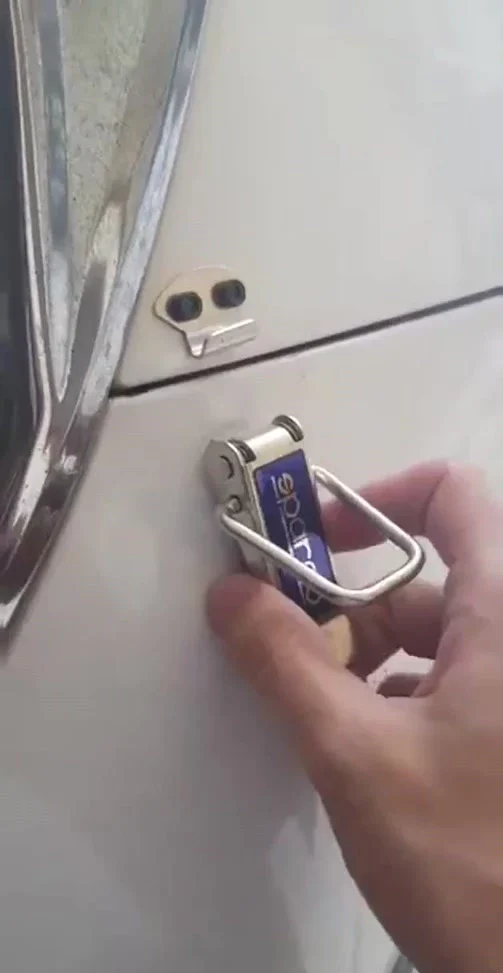 5a93e52b62643f52e91ed2e151a367fa.webp Universal Bumper Clip Titanium Carbon Chrome Rainbow rear bonnet clip